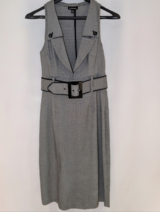 le chateau Dresses & Skirts - Let chateau 3/4 length Houbdstooth V Neck dress